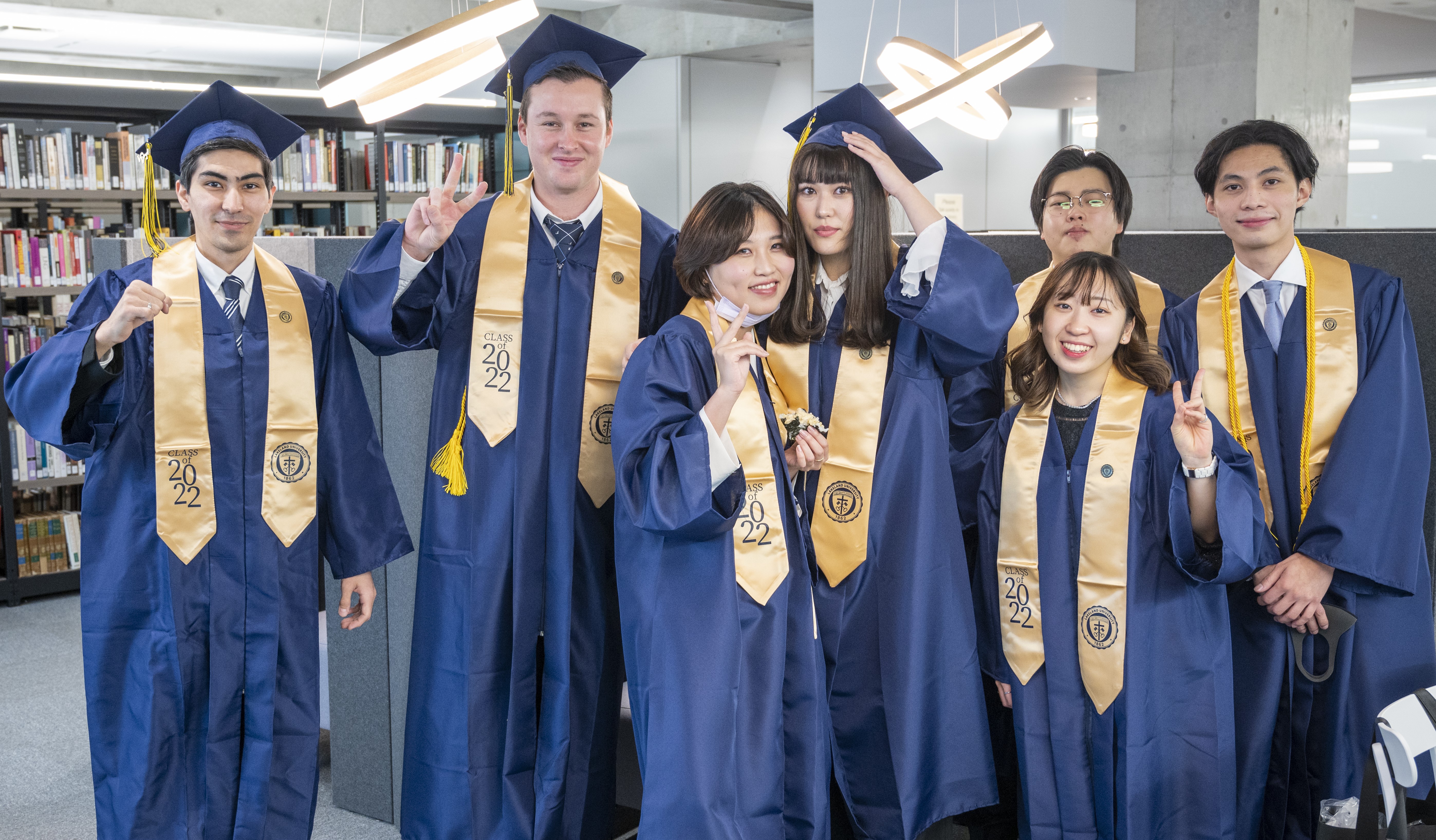 American Ambassador, Sumida City Mayor Highlight a US Campus Commencement