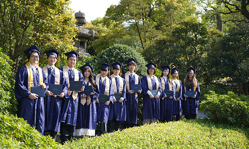 LUJ Celebrates New Graduates