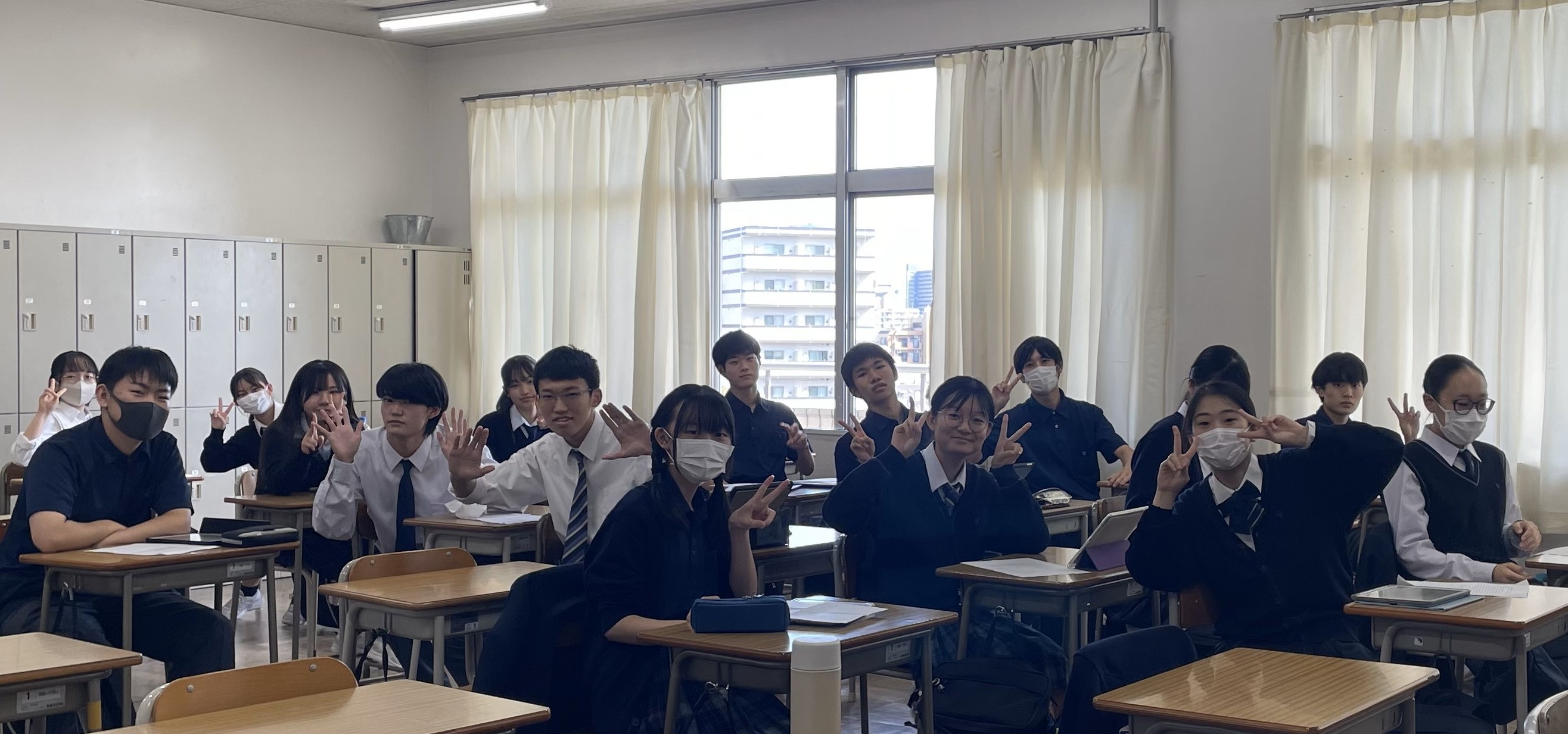 LUJ Professors Help Yasuda Gakuen Students with Presentation Skills