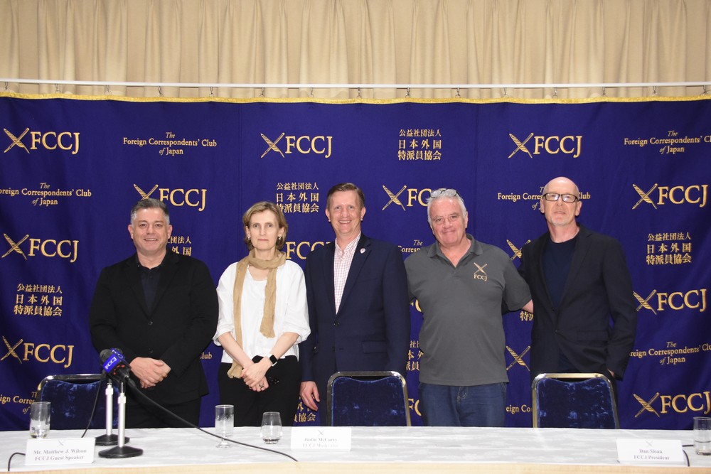 Professor Dan Sloan of Lakeland University Japan Discusses the Future of Journalism Education at FCCJ Panel